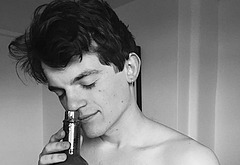 Edward Bluemel naked