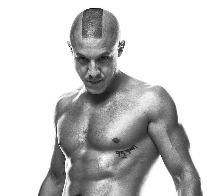 Theo Rossi exposed