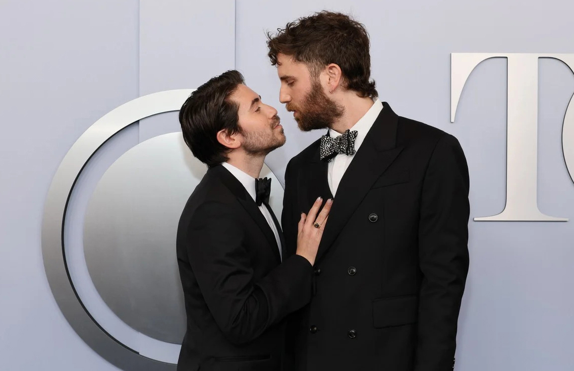 Ben Platt and Noah Galvin’s PDA Moment at the Tony Awards