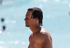 Mark Wahlberg shirtless