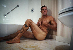 Justin Theroux exposed