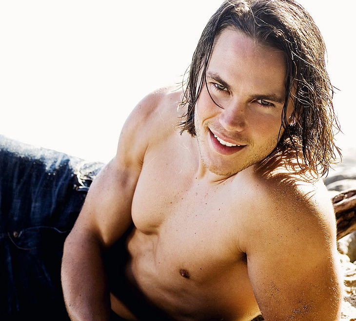 Taylor Kitsch sexy