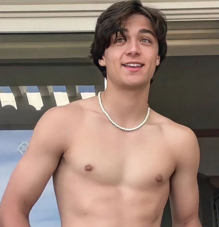 Asher Angel frontal nude