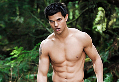 Taylor Lautner nudes