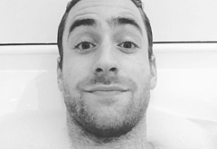 Oliver Jackson-Cohen nude selfie