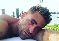 Oliver Jackson-Cohen nudity