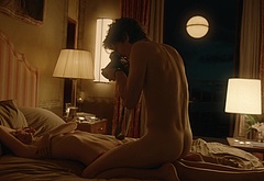 Louis Partridge nudes