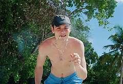 Louis Partridge nudes