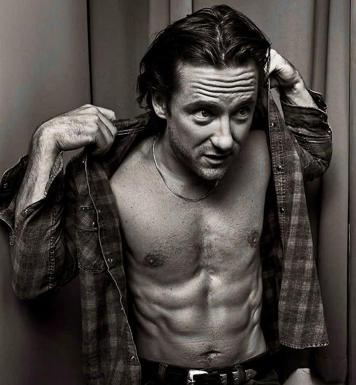 Lewis Pullman hot