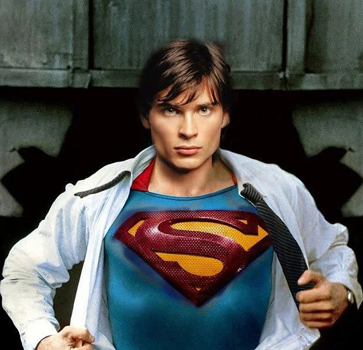 Tom Welling naked superman