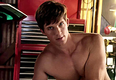 Matt Lanter gats naked
