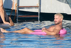 Zac Efron nudes