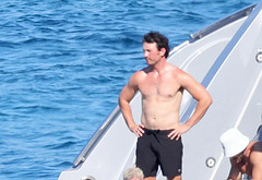 Zac Efron shirtless