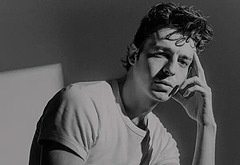 Anthony Boyle sexy photos