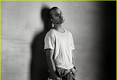 Aaron Paul shirtless pics