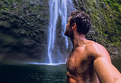 Dylan Efron sexy