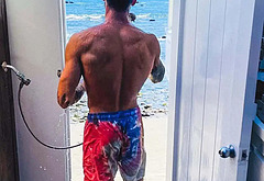 Dylan Efron sexy