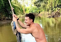 Dylan Efron sexy