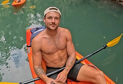 Dylan Efron sexy