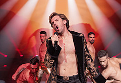 Dan Stevens nude scenes