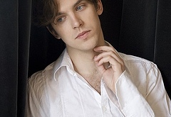 Dan Stevens sexy photos