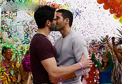 Alfonso Herrera nude scenes