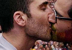 Alfonso Herrera nude scenes