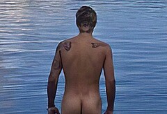 Justin Bieber frontal nude