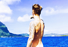 Justin Bieber frontal nude