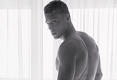 Matthew Noszka striptease