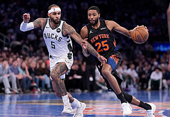 Sean Kaufman and Christopher Briney kiss