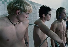 Toby Hemingway nude scenes