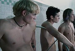 Toby Hemingway nude scenes