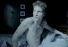 Toby Hemingway nude scenes