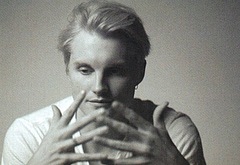 Toby Hemingway sexy photos