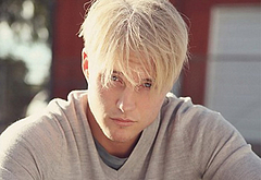 Toby Hemingway sexy photos