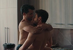 Robbie Graham-Kuntz nude gay scenes