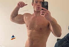 Derek Chadwick nude selfie