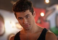 Robbie Graham-Kuntz shirtless pics