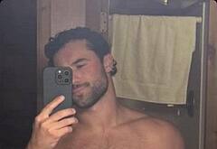 Robbie Graham-Kuntz shirtless selfie