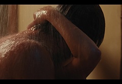 Brandon Sklenar nude scenes