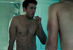 Brandon Sklenar nude scenes