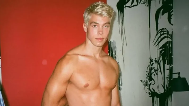 Derek Chadwick Dick Bulge Pics & Hot Shirtless Videos Collection