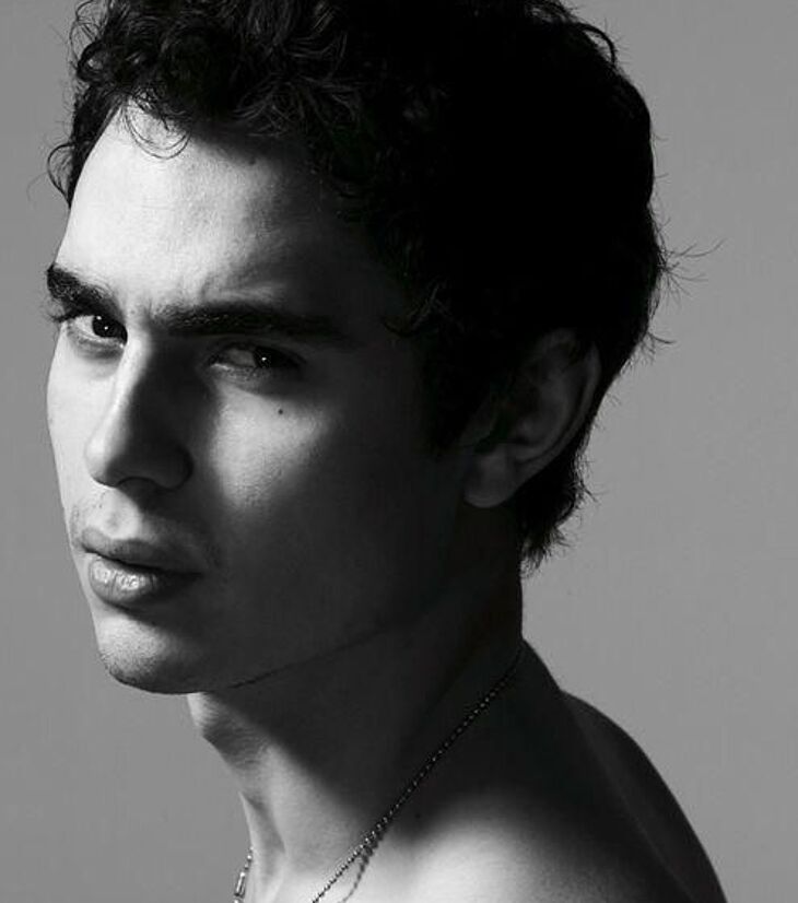 Max Minghella sexy