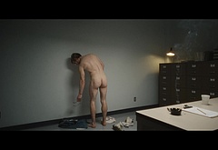 Evan Peters nude in Monster The Jeffrey Dahmer Story