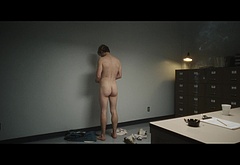 Evan Peters nude in Monster The Jeffrey Dahmer Story