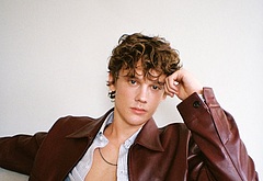 Hunter Doohan shirtless and bulge pics