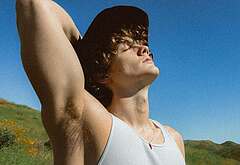 Hunter Doohan shirtless and bulge pics