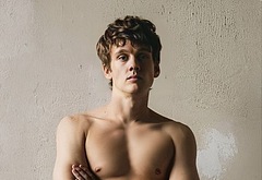 Hunter Doohan shirtless and bulge pics