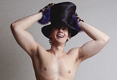 Hunter Doohan shirtless and bulge pics